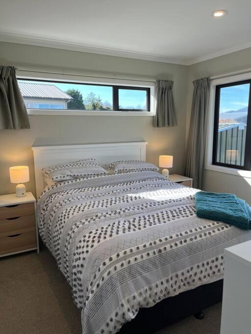 Smiths Place Таупо Экстерьер фото